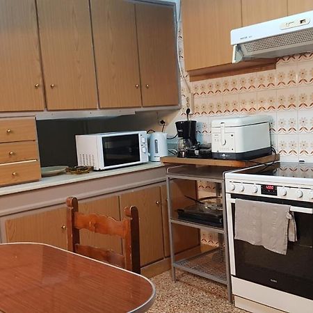 Teal Apartment - Athens Center, 4 Bd, 2 Bath Exterior photo