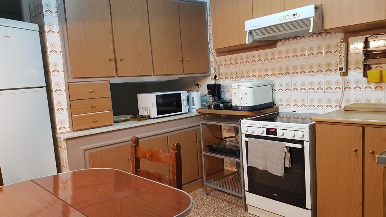 Teal Apartment - Athens Center, 4 Bd, 2 Bath Exterior photo